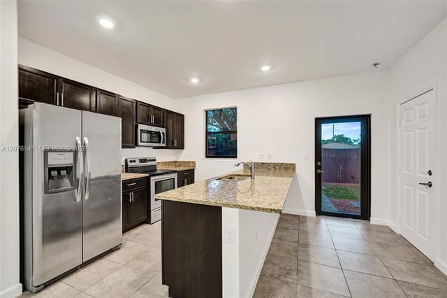 2805 SW 17 Avenue # 0, Fort Lauderdale FL 33315 - Fort Lauderdale, FL - Photo 7