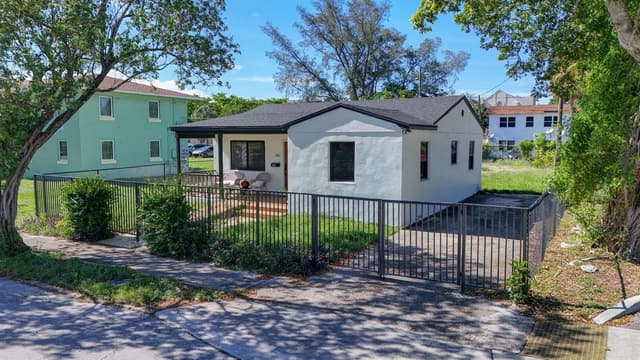 509 20TH Street, West Palm Beach FL 33407 - West Palm Beach, FL - Photo 2