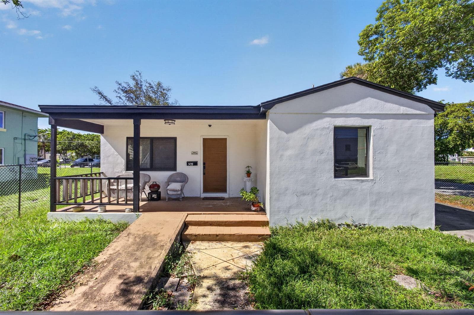 509 20TH Street, West Palm Beach FL 33407 - West Palm Beach, FL - Photo 1