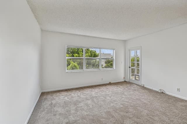 6731 Cypress Road Unit 402, Plantation FL 33317 - Plantation, FL - Photo 3