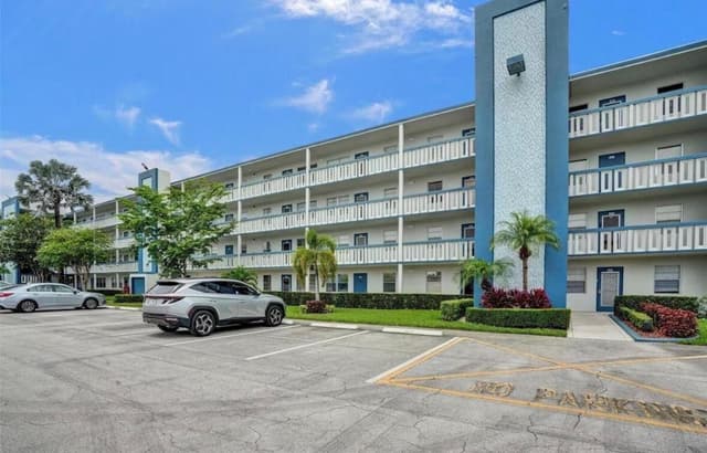 3004 Lincoln A, Boca Raton FL 33434 - Boca Raton, FL - Photo 2
