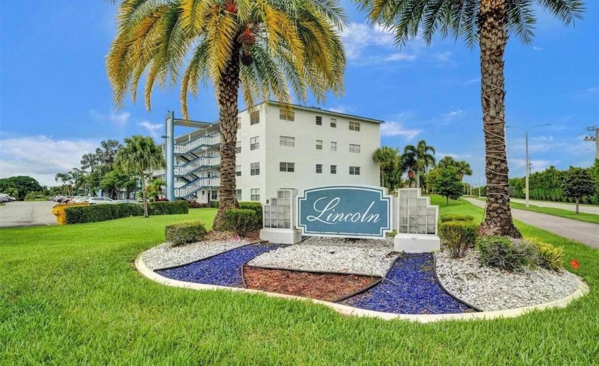 3004 Lincoln A, Boca Raton FL 33434 - Boca Raton, FL - Photo 1