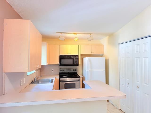 3505 Briar Bay Boulevard Apt 206, West Palm Beach FL 33411 - West Palm Beach, FL - Photo 6