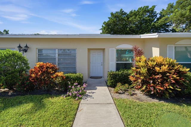 13782 Vía Flora #C, Delray Beach FL 33484 - Delray Beach, FL - Photo 2