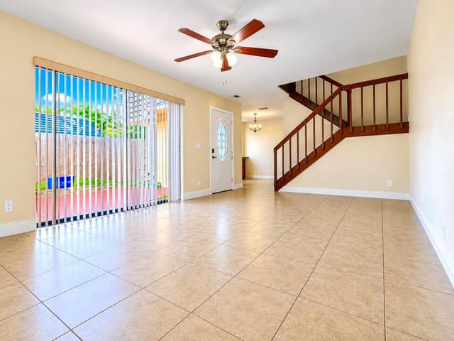 256 Lake Arbor Drive, Palm Springs FL 33461 - Palm Springs, FL - Photo 3