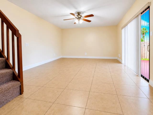 256 Lake Arbor Drive, Palm Springs FL 33461 - Palm Springs, FL - Photo 5