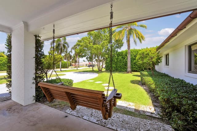 704 PELICAN Way, North Palm Beach FL 33408 - North Palm Beach, FL - Photo 4