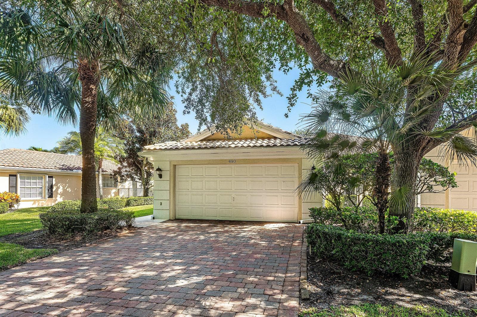 693 HUDSON BAY Drive, Palm Beach Gardens FL 33410 - Palm Beach Gardens, FL - Photo 1