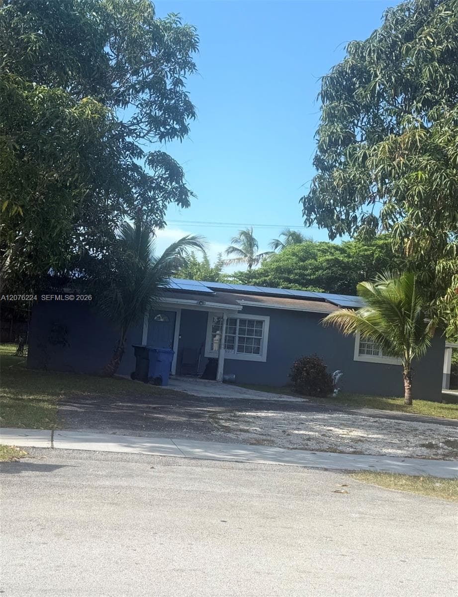 607 NW 42nd St, Oakland Park FL 33309