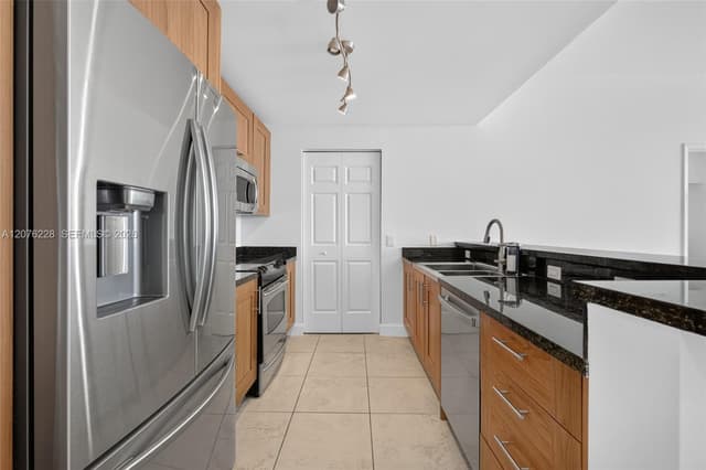 1300 Ponce De Leon Blvd # 405, Coral Gables FL 33134 - Coral Gables, FL - Photo 5