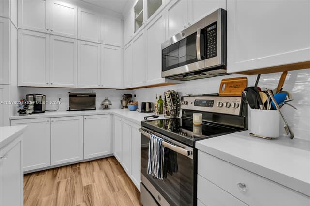 1785 NW 124th Pl, Pembroke Pines FL 33028 - Pembroke Pines, FL - Photo 6