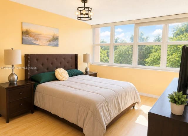 1100 Saint Charles Pl # 504, Pembroke Pines FL 33026 - Pembroke Pines, FL - Photo 5