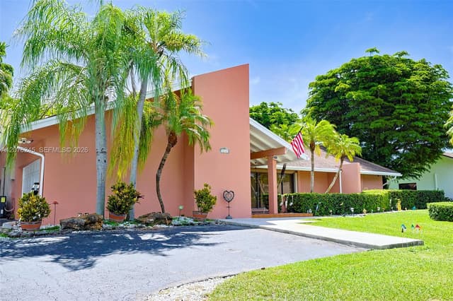 18723 SW 83rd Pl, Cutler Bay FL 33157 - Cutler Bay, FL - Photo 2