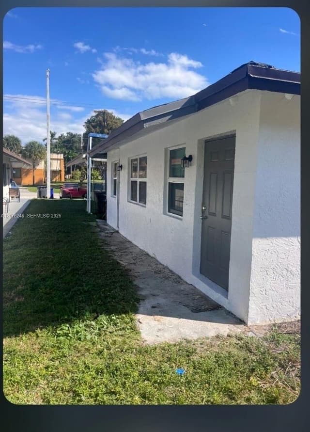 2500 Franklin Dr, Fort Lauderdale FL 33311 - Fort Lauderdale, FL - Photo 2