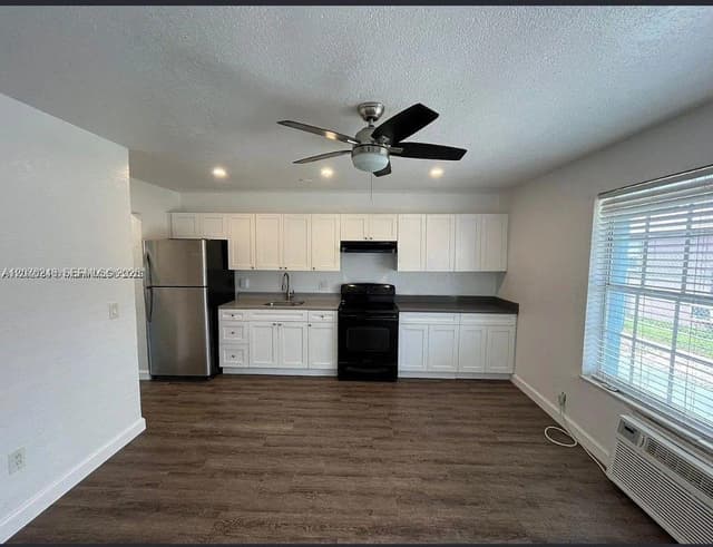 2500 Franklin Dr, Fort Lauderdale FL 33311 - Fort Lauderdale, FL - Photo 7