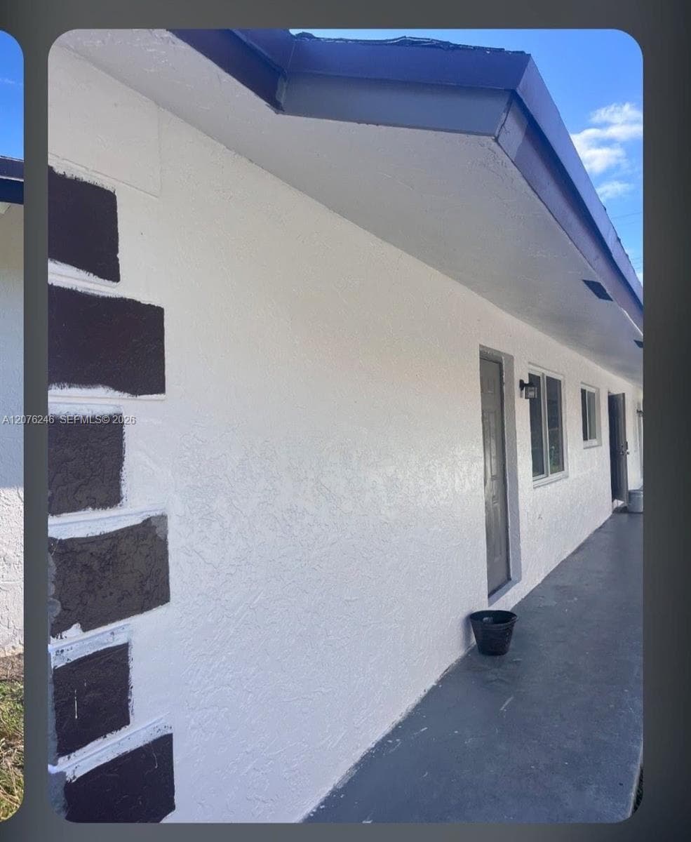 2500 Franklin Dr, Fort Lauderdale FL 33311