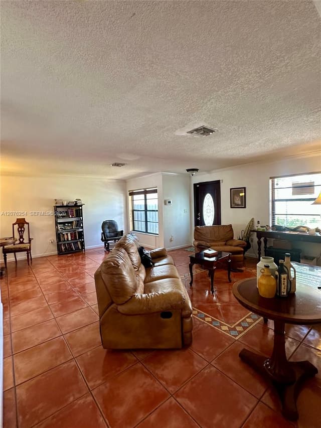 10330 Puerto Rico Dr, Cutler Bay FL 33189 - Cutler Bay, FL - Photo 3