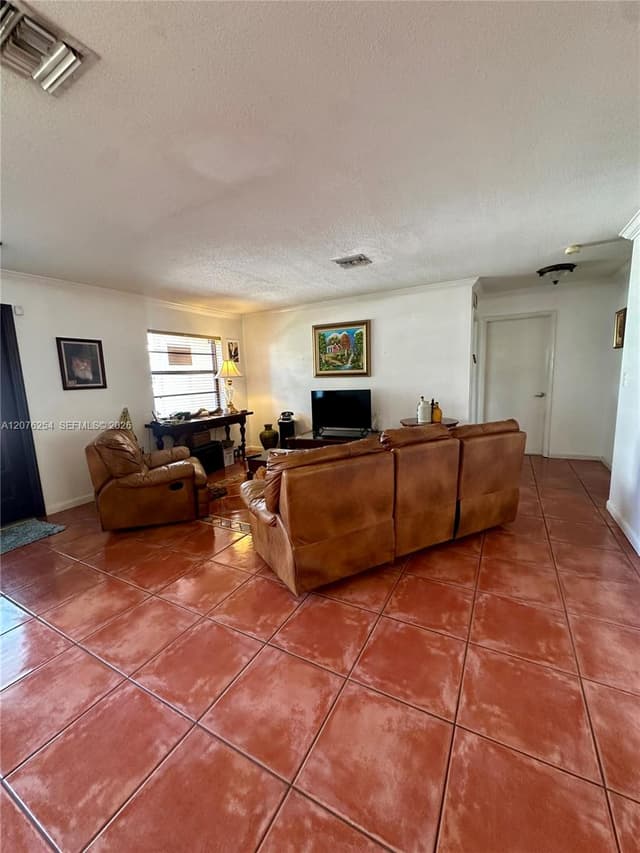 10330 Puerto Rico Dr, Cutler Bay FL 33189 - Cutler Bay, FL - Photo 5