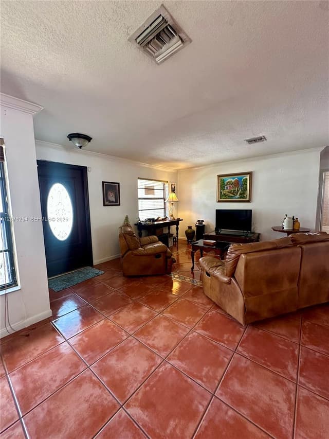 10330 Puerto Rico Dr, Cutler Bay FL 33189 - Cutler Bay, FL - Photo 4