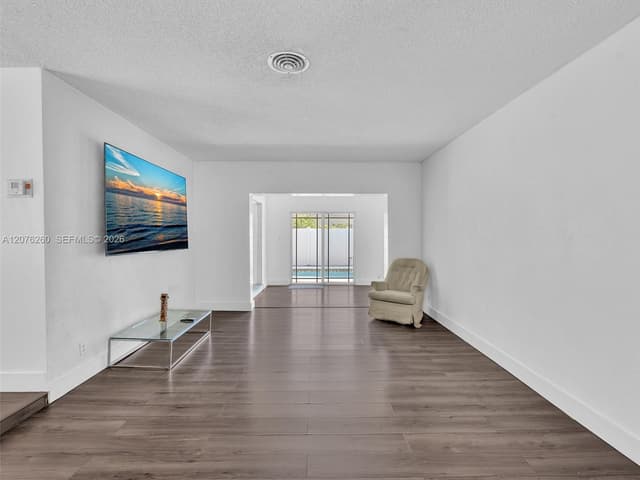 6520 SW 7th Ct, North Lauderdale FL 33068 - North Lauderdale, FL - Photo 6