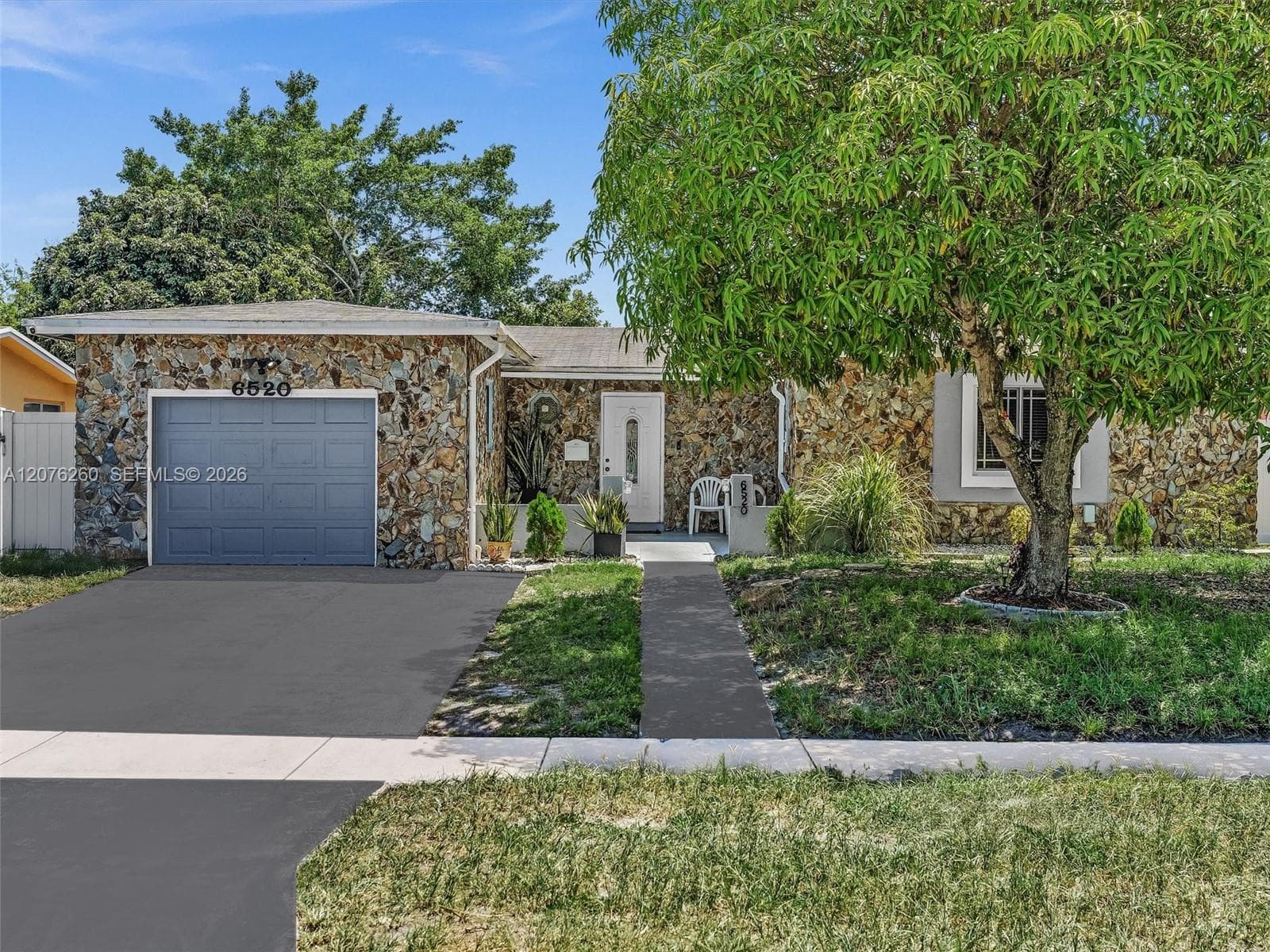 6520 SW 7th Ct, North Lauderdale FL 33068 - North Lauderdale, FL - Photo 1