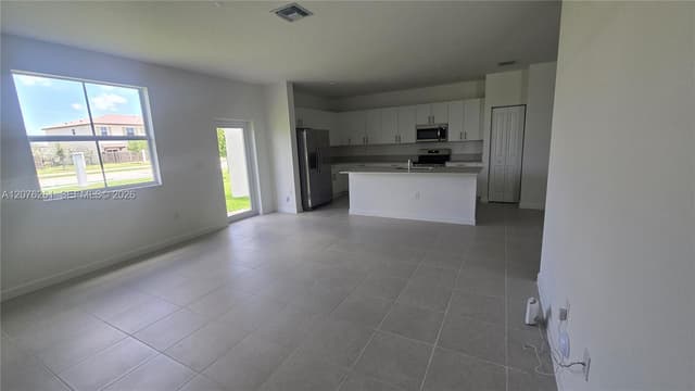 2475 SE 29th Dr, Homestead FL 33035 - Homestead, FL - Photo 6