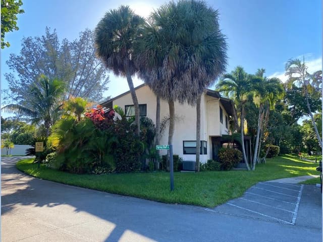 3400 Spring Bluff Place, Lauderhill FL 33319 - Lauderhill, FL - Photo 2