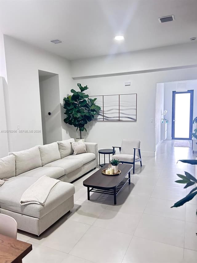 14435 SW 13th Ter, Miami FL 33184 - Miami, FL - Photo 5
