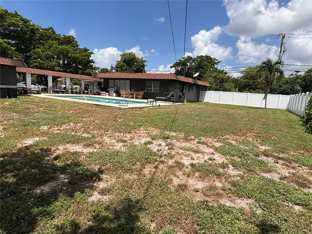 10 SW 46th Ave, Plantation FL 33317 - Plantation, FL - Photo 5