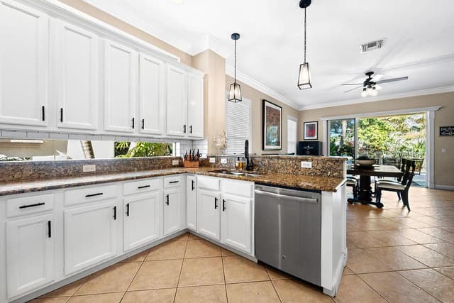 1044 Vintner Boulevard, Palm Beach Gardens FL 33410 - Palm Beach Gardens, FL - Photo 6