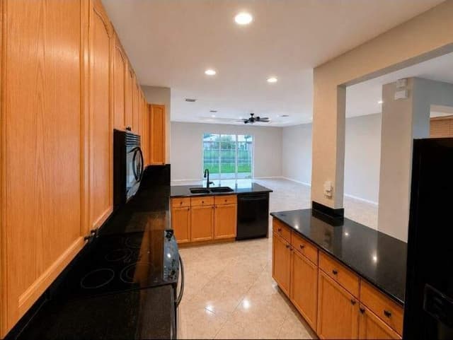 5292 Sancerre Circle, Lake Worth FL 33463 - Lake Worth, FL - Photo 7
