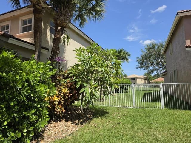 5292 Sancerre Circle, Lake Worth FL 33463 - Lake Worth, FL - Photo 3