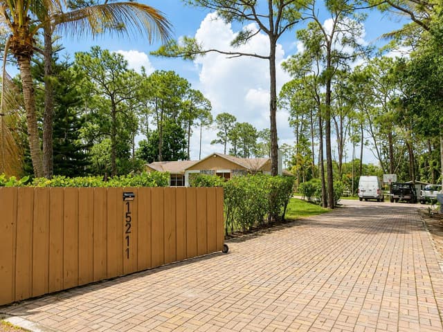 15211 60th Place N, FL 33470 - Photo 3