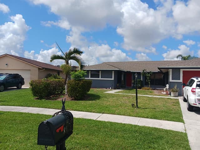 8353 Raymond Drive, Boynton Beach FL 33472 - Boynton Beach, FL - Photo 2