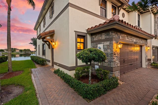 8442 Lake Majesty Ln, Parkland FL 33076 - Parkland, FL - Photo 2