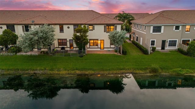 8442 Lake Majesty Ln, Parkland FL 33076 - Parkland, FL - Photo 3