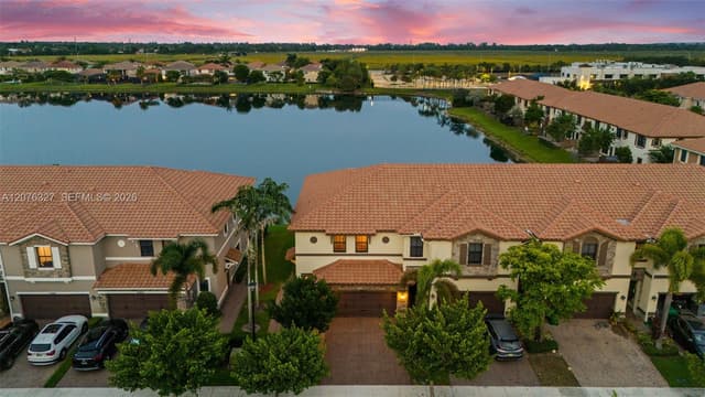 8442 Lake Majesty Ln, Parkland FL 33076 - Parkland, FL - Photo 4