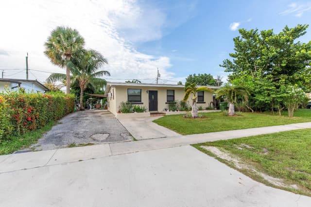 172 JAMAICA Drive, Palm Springs FL 33461 - Palm Springs, FL - Photo 4