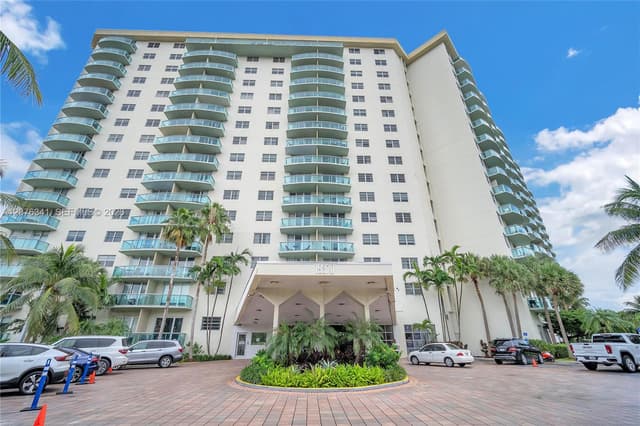 19370 Collins Ave # 919, Sunny Isles Beach FL 33160 - Sunny Isles Beach, FL - Photo 2
