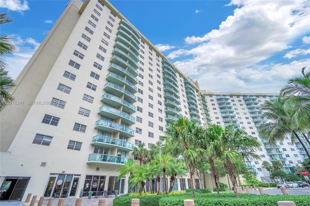 19370 Collins Ave # 919, Sunny Isles Beach FL 33160 - Sunny Isles Beach, FL - Photo 3