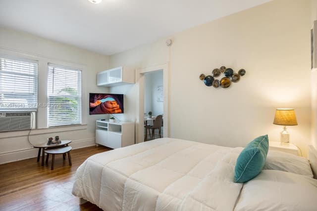124 Mendoza Ave # 4, Coral Gables FL 33134 - Coral Gables, FL - Photo 3
