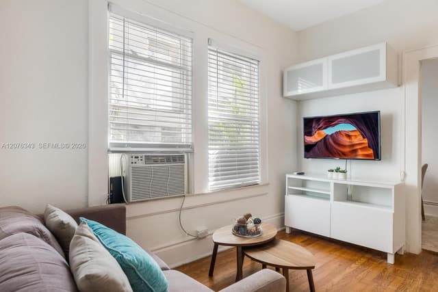124 Mendoza Ave # 4, Coral Gables FL 33134 - Coral Gables, FL - Photo 5