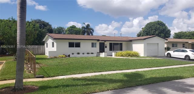 8320 NW 24th Ct, Pembroke Pines FL 33024 - Pembroke Pines, FL - Photo 5