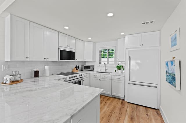 52 YACHT CLUB Drive # 204, North Palm Beach FL 33408 - North Palm Beach, FL - Photo 4