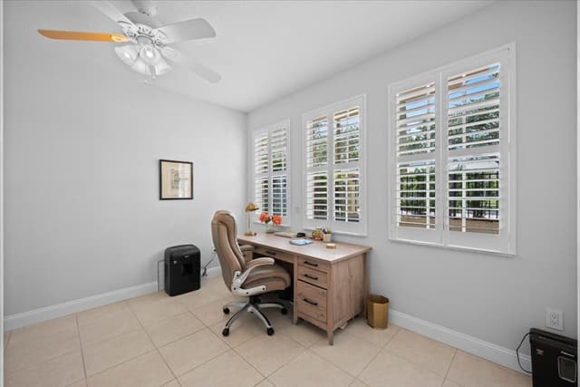 11818 Valencia Gardens Avenue, Palm Beach Gardens FL 33410 - Palm Beach Gardens, FL - Photo 5