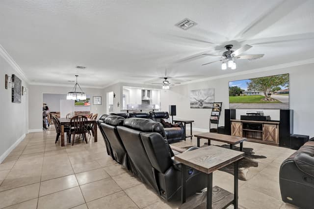 4321 SW 73RD Terrace, Davie FL 33314 - Davie, FL - Photo 4