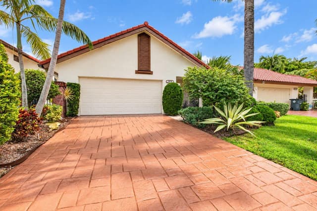 21676 Club Villa Terrace, Boca Raton FL 33433 - Boca Raton, FL - Photo 2