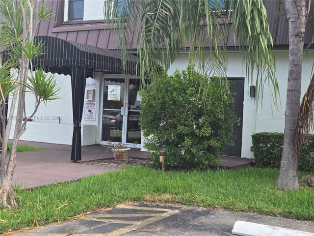 500 NE 2nd St # 417, Dania Beach FL 33004 - Dania Beach, FL - Photo 2