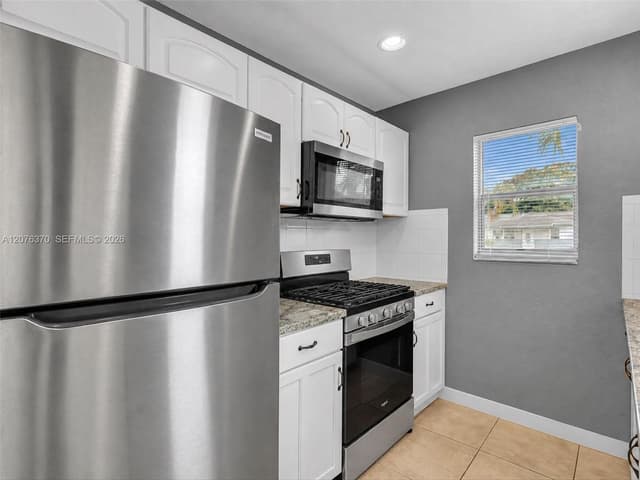 2641 NW 21st St, Fort Lauderdale FL 33311 - Fort Lauderdale, FL - Photo 6