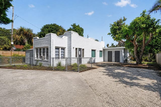 633 Franklin Road, West Palm Beach FL 33405 - West Palm Beach, FL - Photo 2